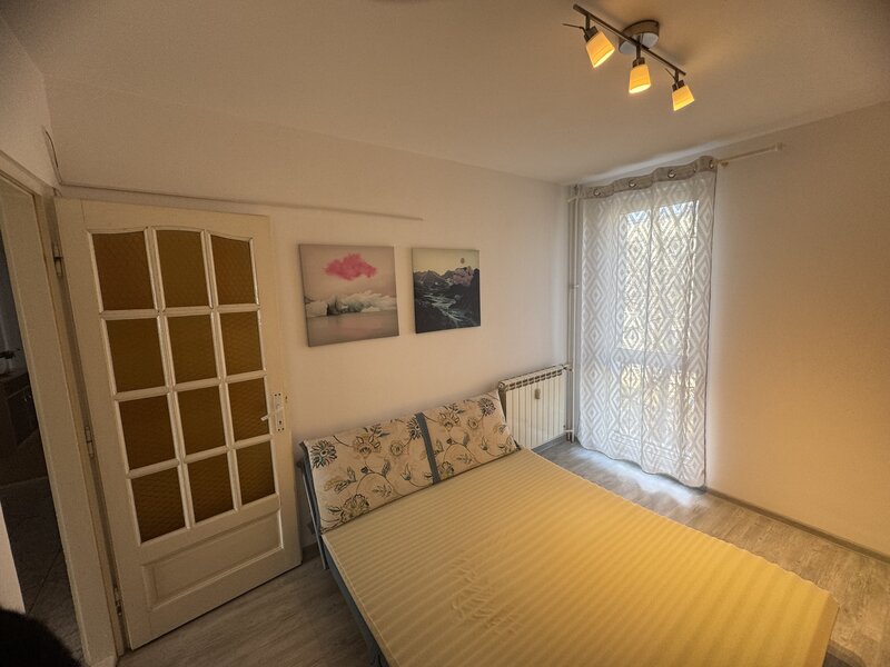 Costin Georgian, Piata Minis,