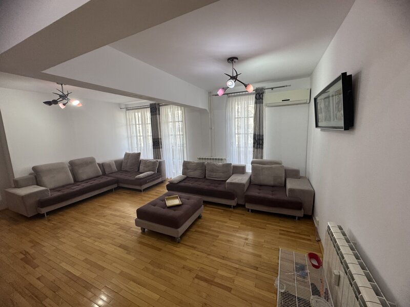 Costin Georgian, Piata Minis,