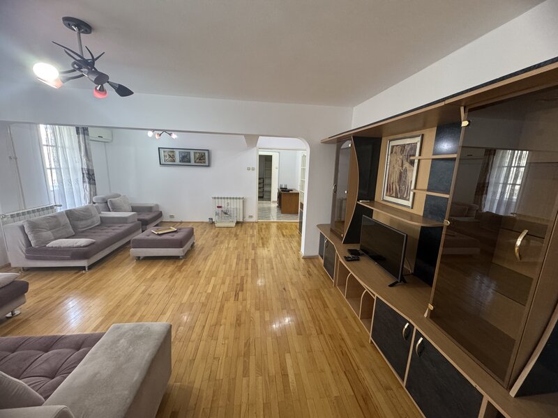 Costin Georgian, Piata Minis,