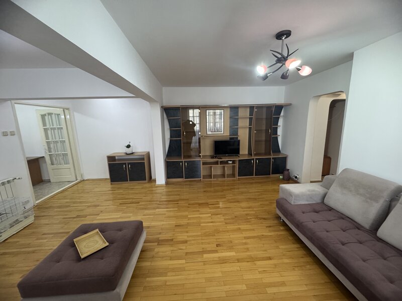 Costin Georgian, Piata Minis,