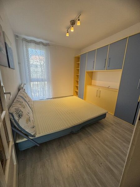 Costin Georgian, Piata Minis,